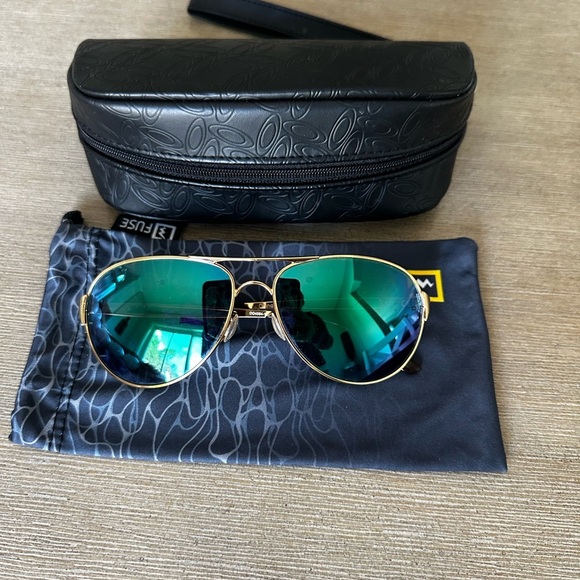 Oakley Gold caveat Aviator Sunglasses with Green Lenses main image 7
